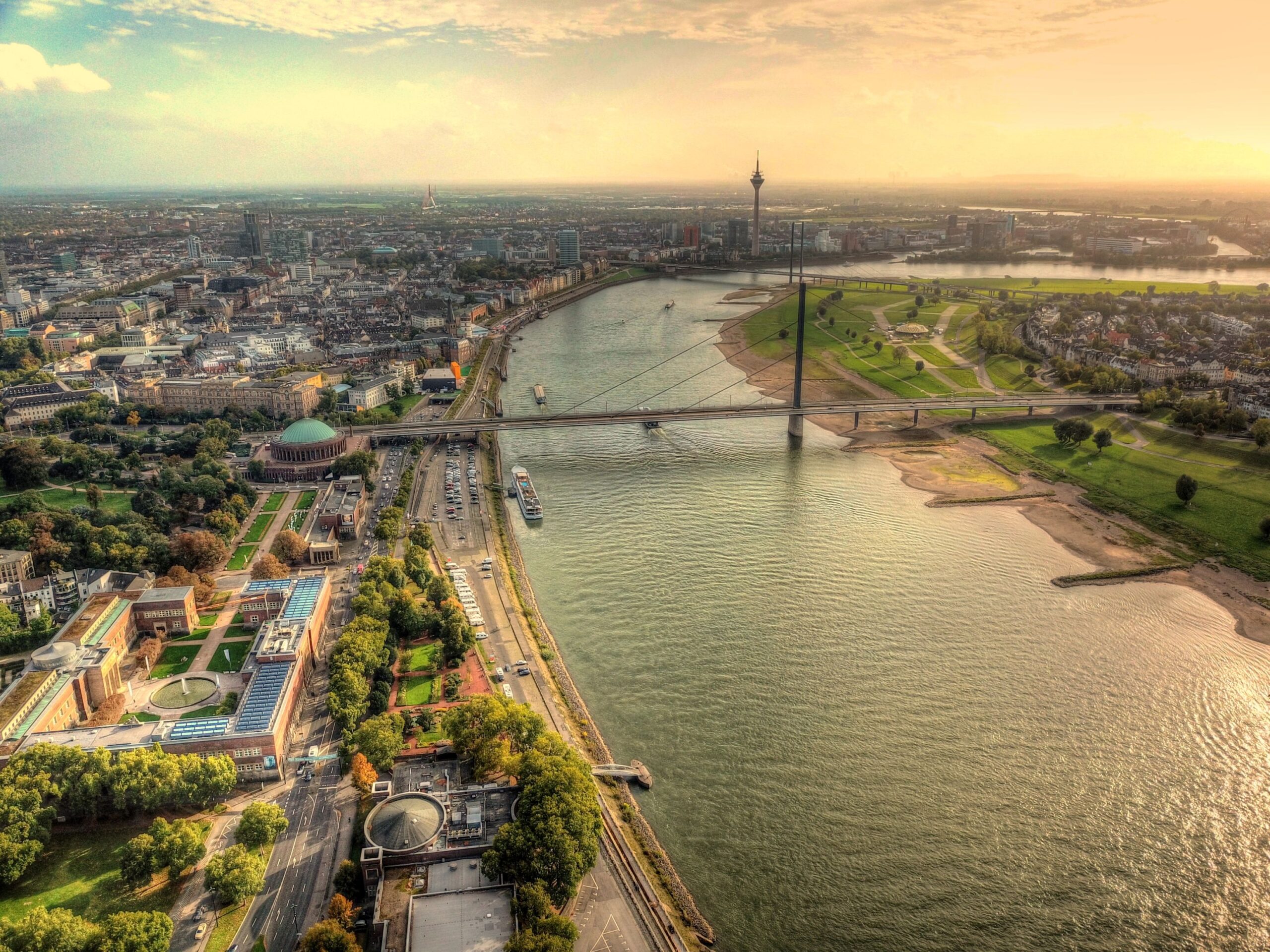 Escort_Duesseldorf_Stadt_am_Rhein